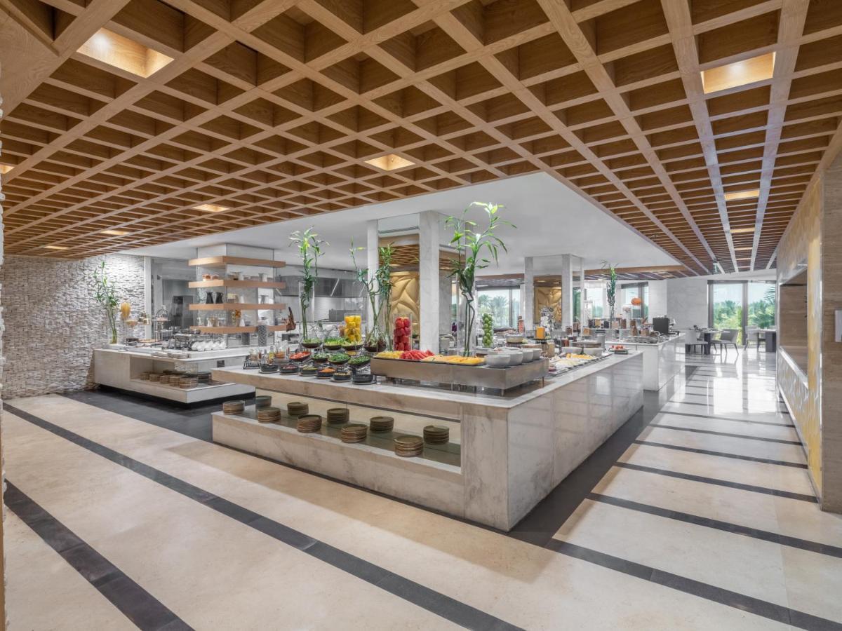 The Venue Jeddah Corniche Hotel Exterior photo The buffet at the hotel