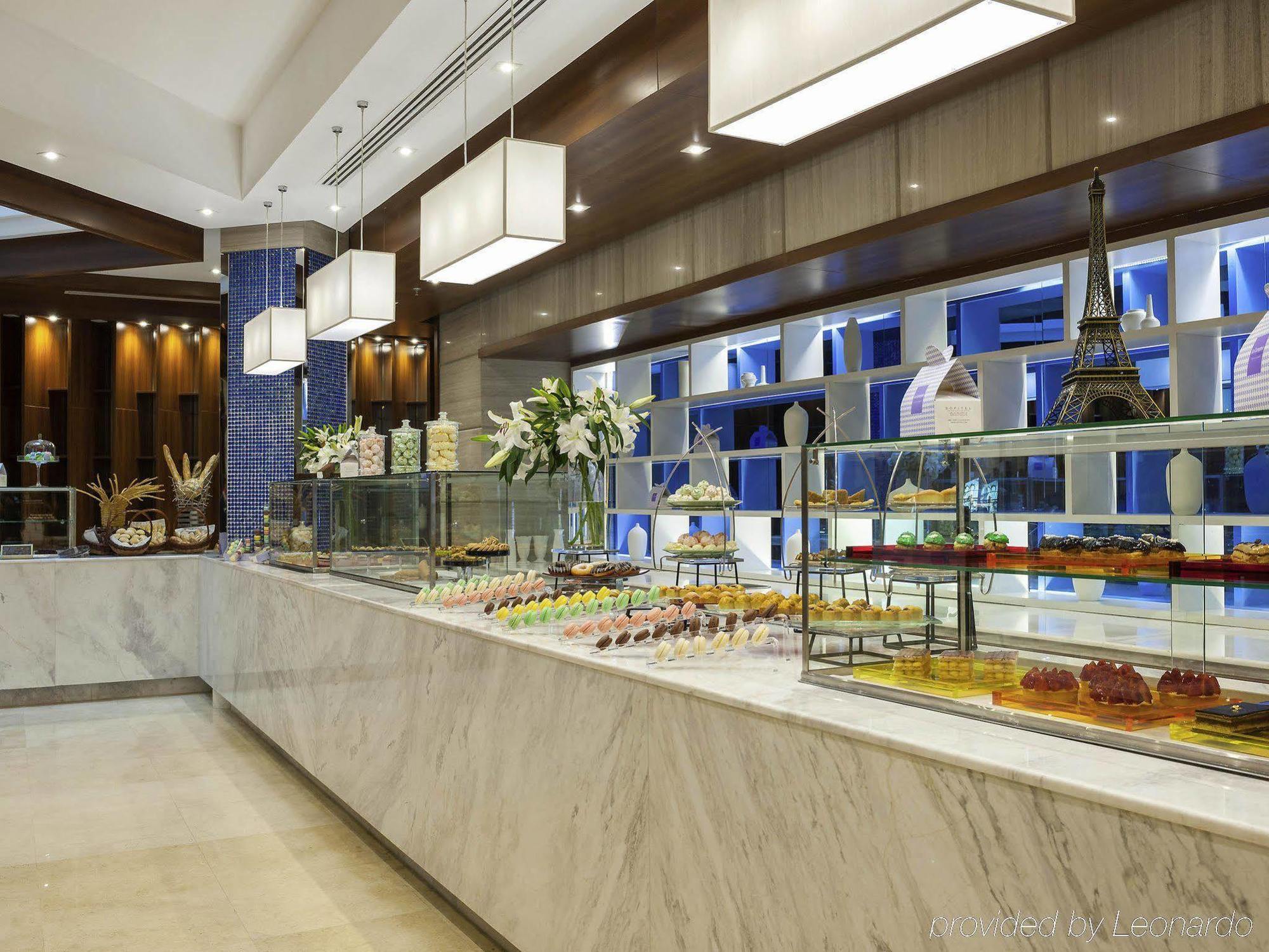 The Venue Jeddah Corniche Hotel Exterior photo The buffet at the hotel