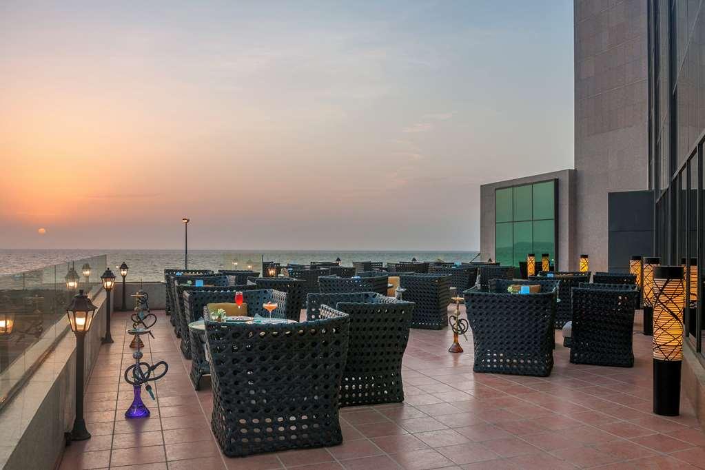 The Venue Jeddah Corniche Hotel Restaurant photo The View